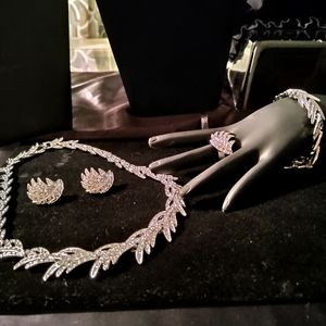 4 piece necklace set